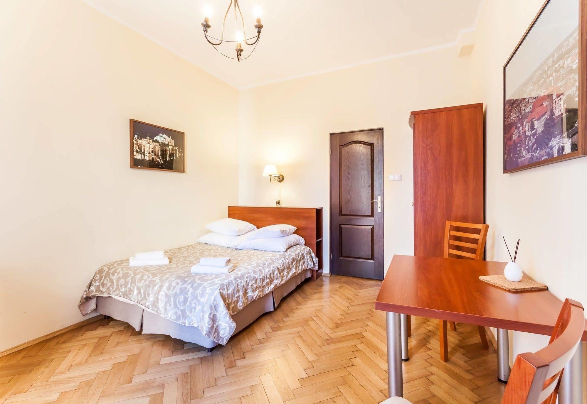 Apartamenty Rentalent Szpitalna 34 Krakau Exterior foto